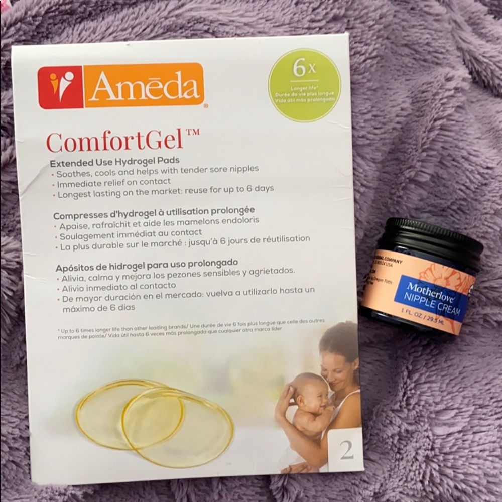 Nipple cream and comfort gels for new mommy
